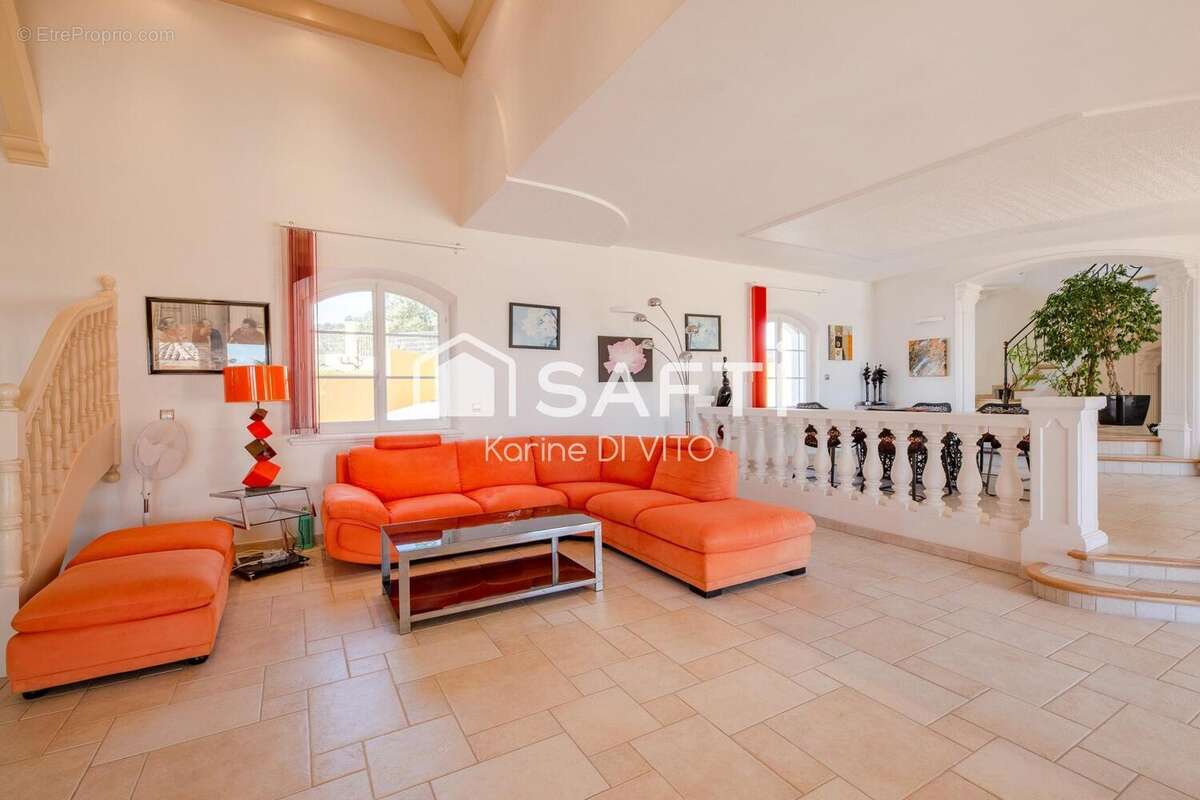 Photo 6 - Maison à ROQUEBRUNE-SUR-ARGENS