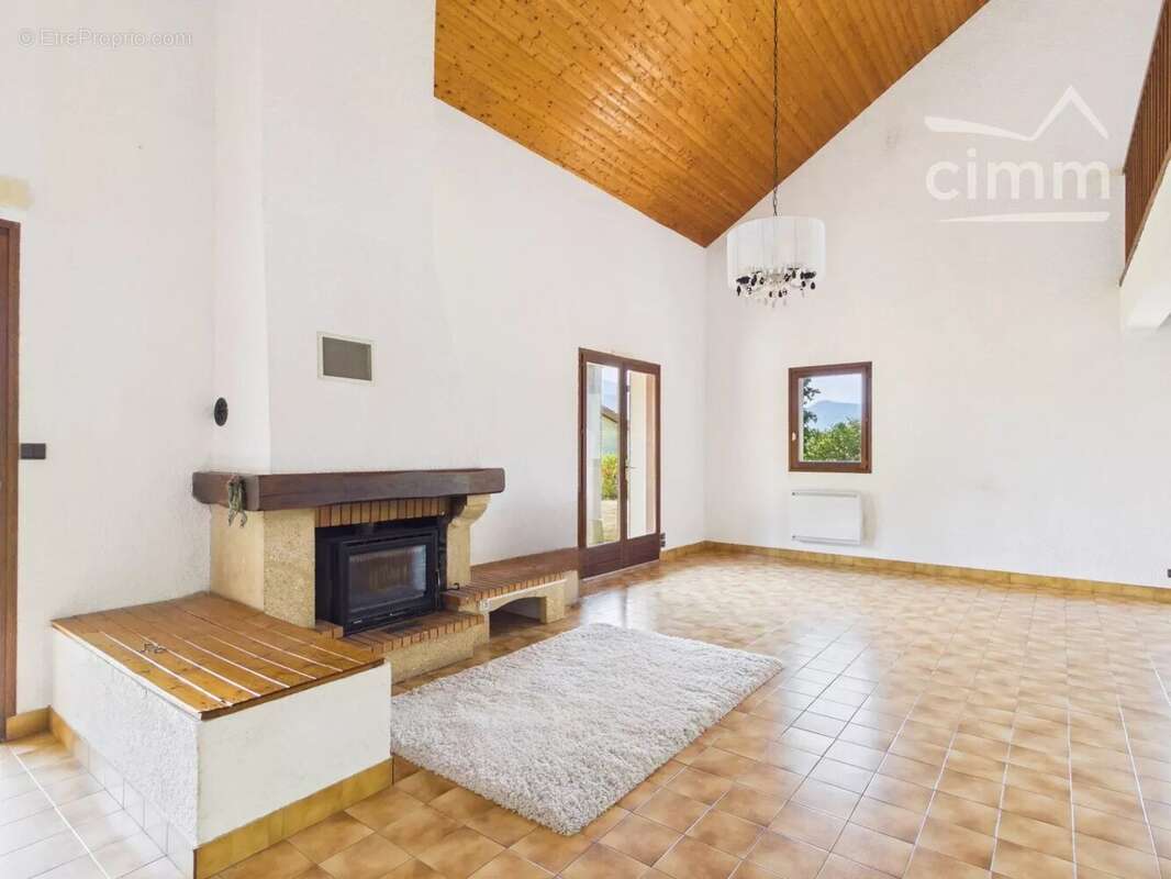 Saint-Nazaire-les-Eymes – Maison dauphinoise avec grand terrain plat et vue sur les massifs - photo 4