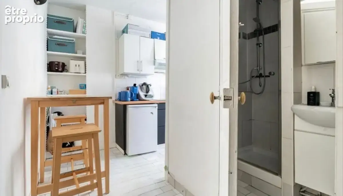 Grand studio  de charme 22,21 m2 étage élevé Paris 18 - photo 6