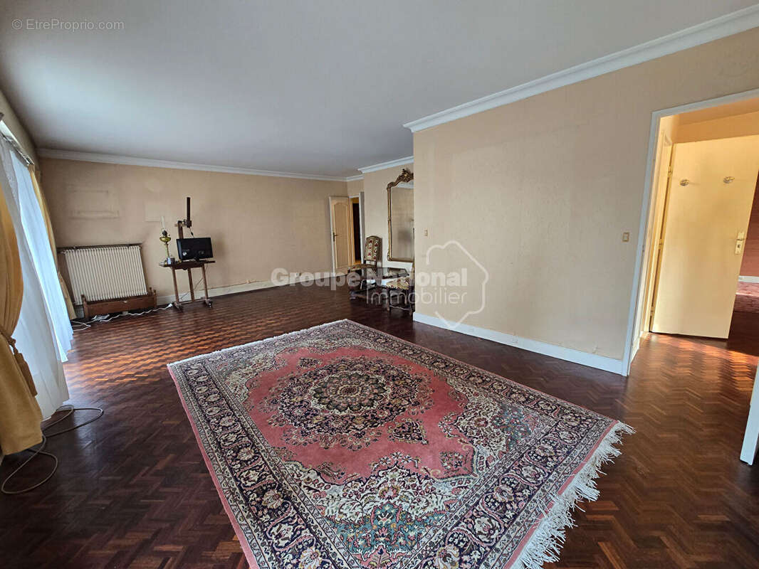 Appartement à VERSAILLES