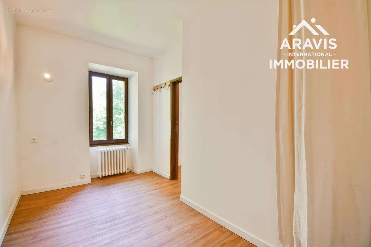 Appartement à DINGY-SAINT-CLAIR