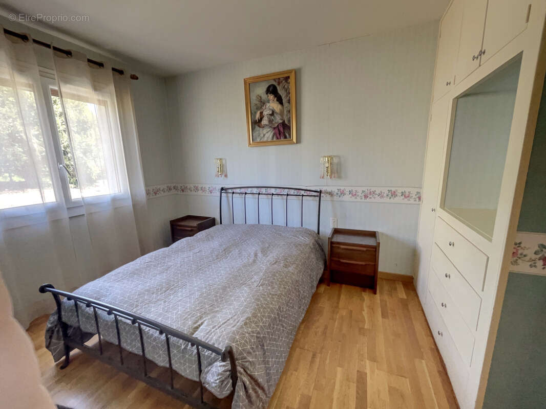 Maison à MIRANDOL-BOURGNOUNAC