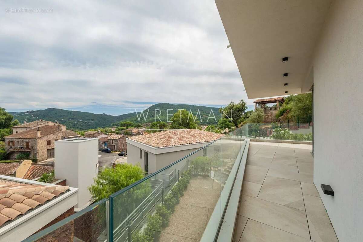 Appartement à LES ADRETS-DE-L'ESTEREL