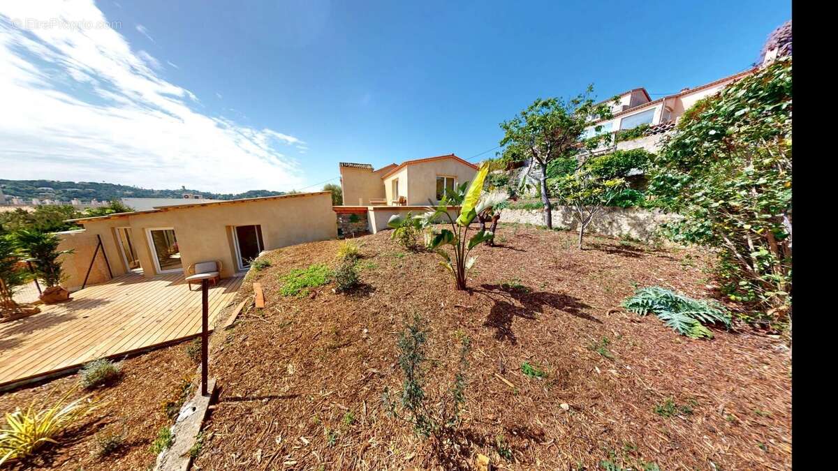 Maison à VALLAURIS