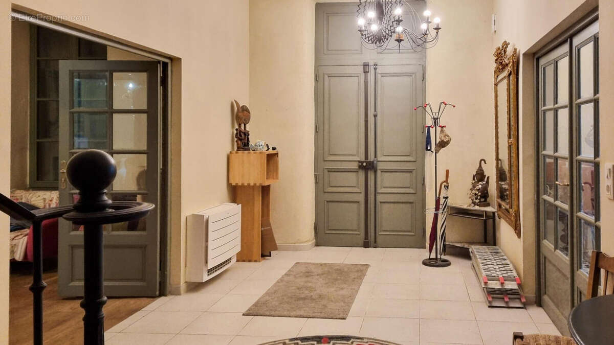 hall - Maison à SAISSAC