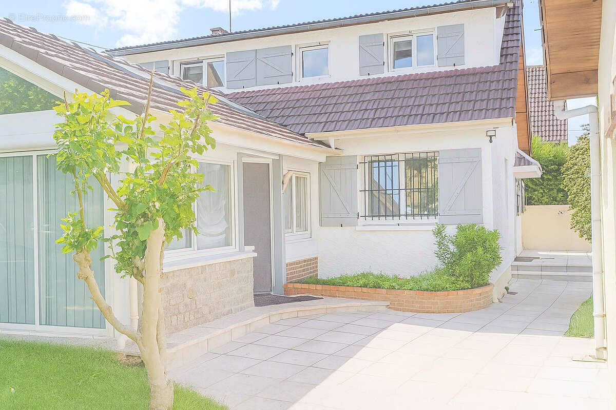 Maison à TREMBLAY-EN-FRANCE