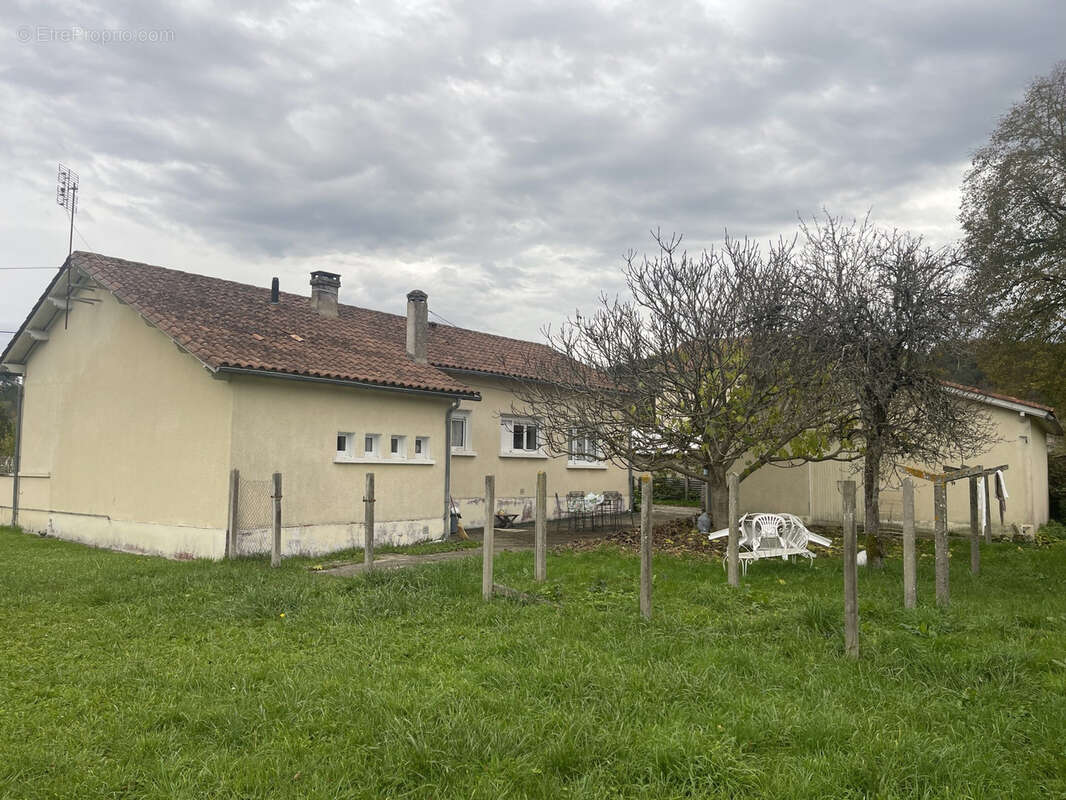 Maison à SAINT-ASTIER