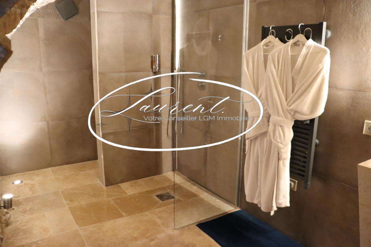 Maison à VEZENOBRES