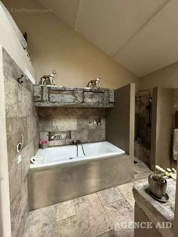 Maison à CUGES-LES-PINS