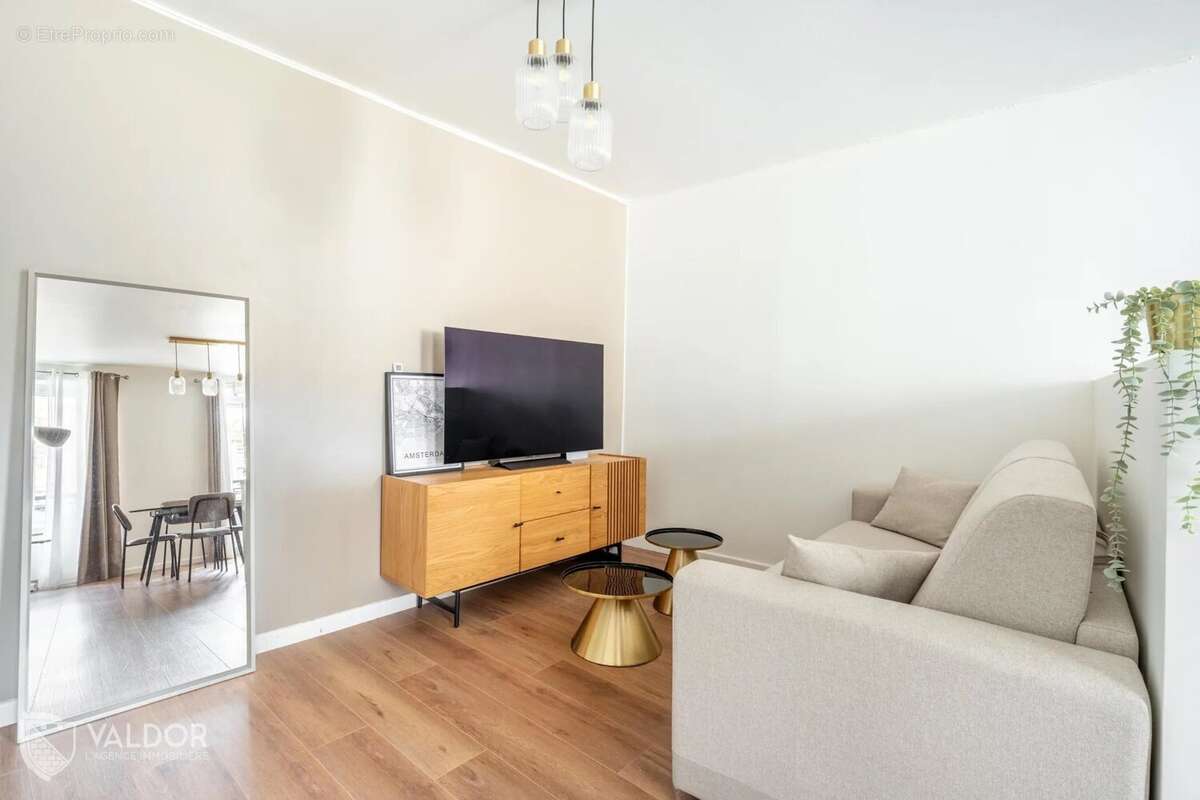 Appartement à LUCENAY