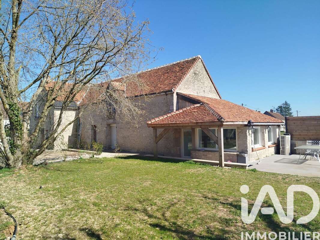 Maison 140 m² à Villermain  - photo 3