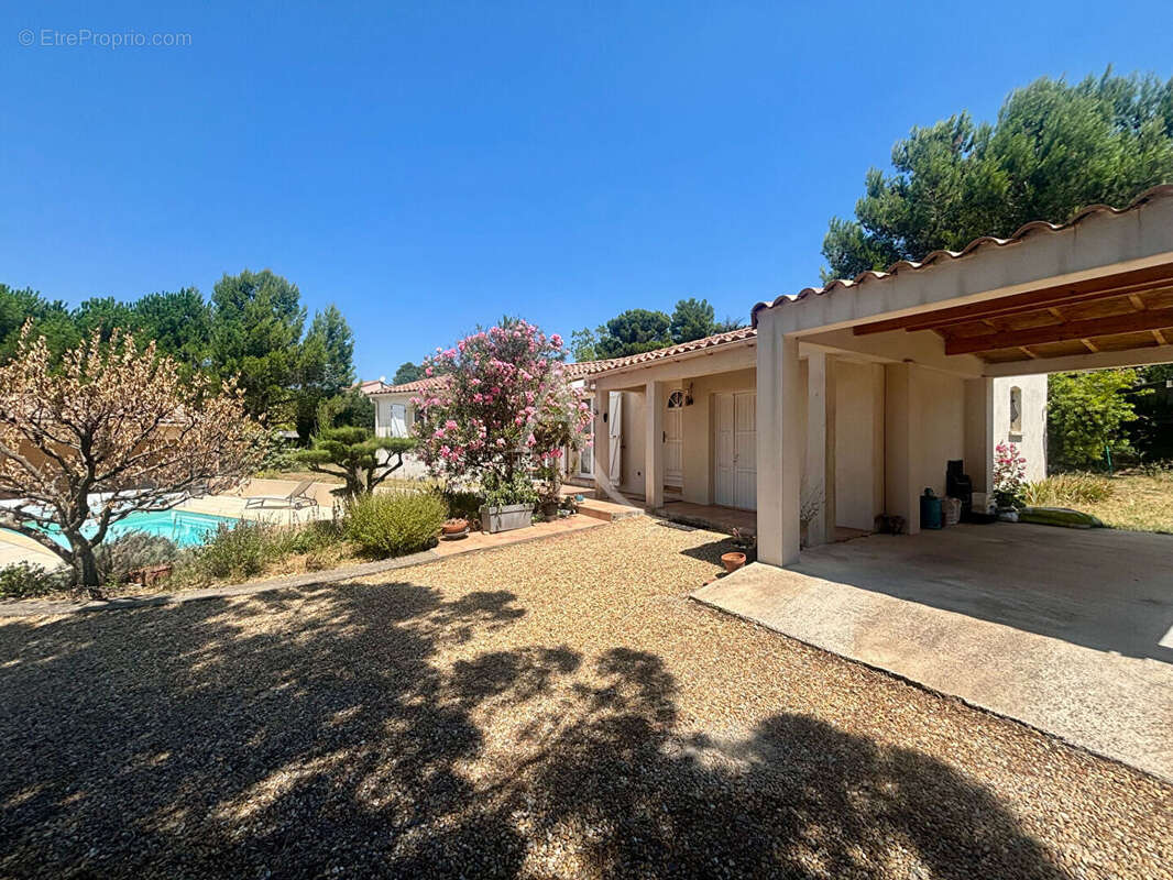 PALAJA ? Maison de plain-pied avec piscine, jardin et vue dégagée sur le clocher - photo 14