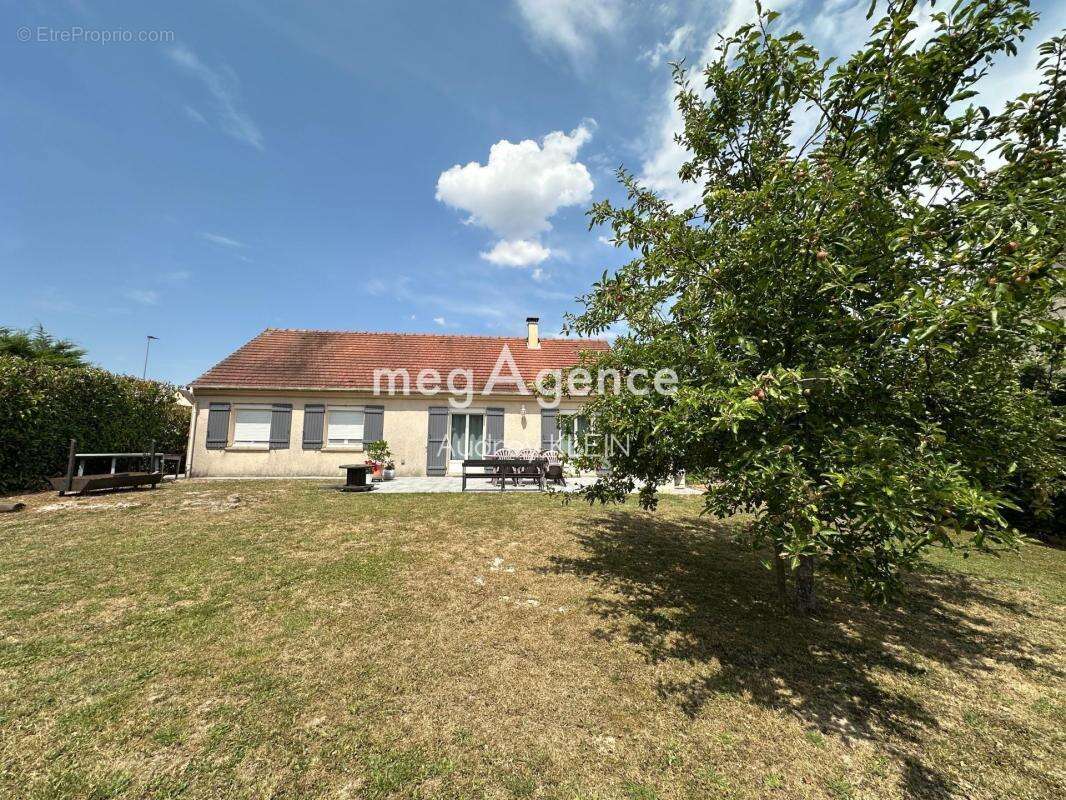 Maison à BRANNAY