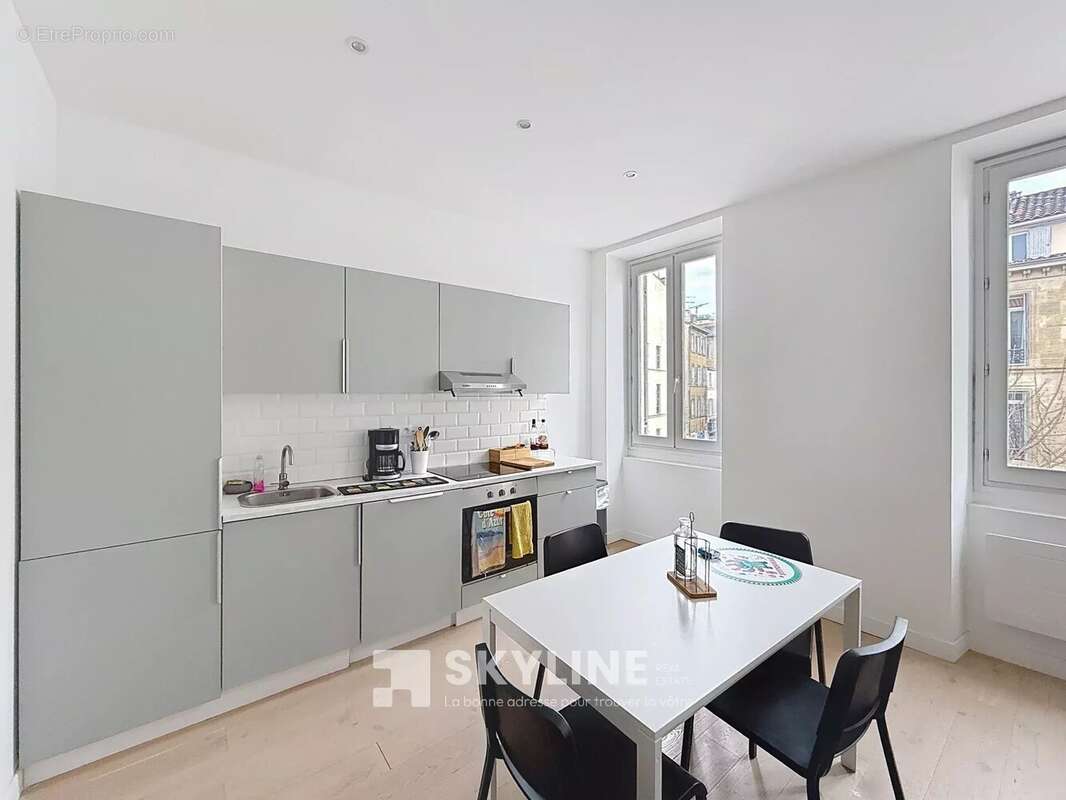 Appartement à MARSEILLE-6E