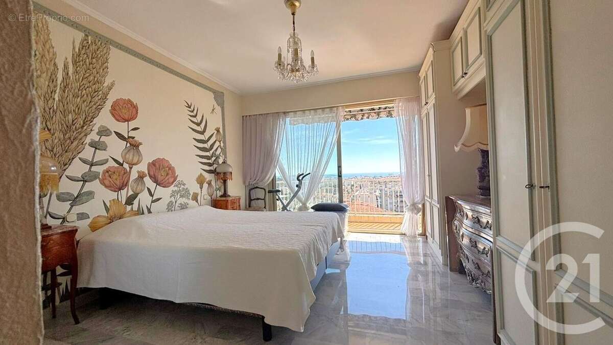 Appartement à LE CANNET