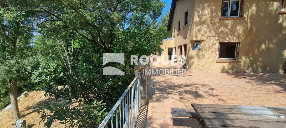 A VENDRE, Proche Lodève, Maison 159 m2 en pleine nature sur 6002 m2 de terrain attenant - photo 5
