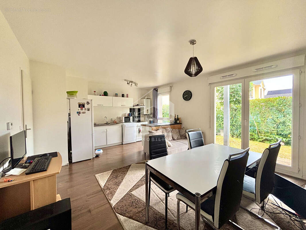 Appartement à FONTENAY-LE-VICOMTE