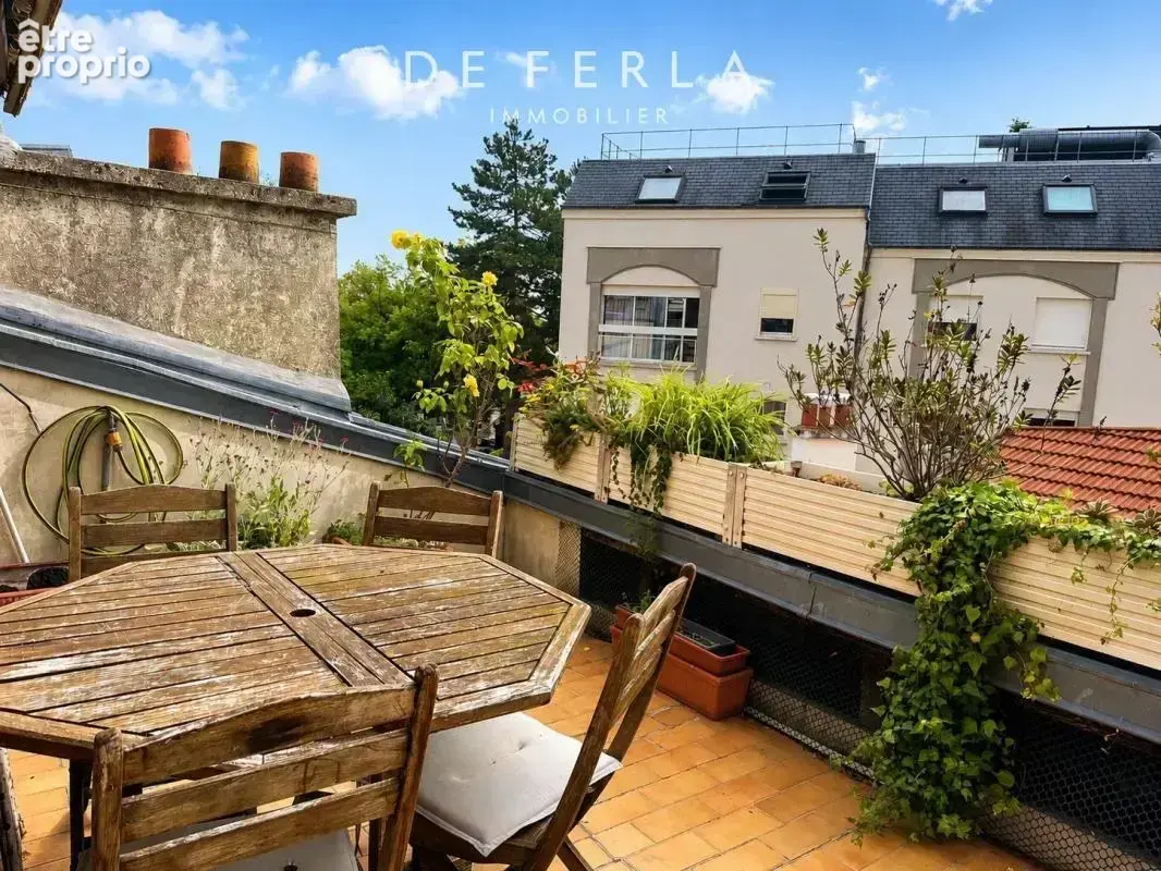 Appartement à PARIS-14E
