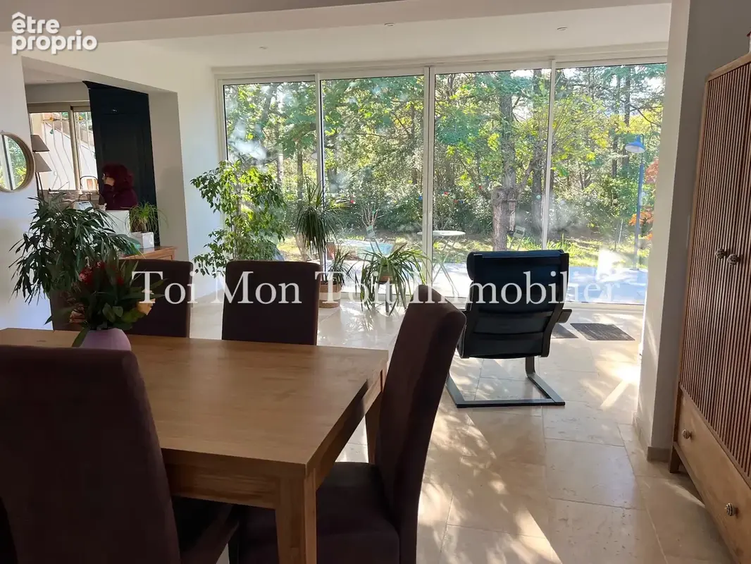 Quissac, Agréable villa de 130 m2 entièrement rénovée + Piscine + Mazet, Le tout sur 1800 m2 de terrain. - photo 8