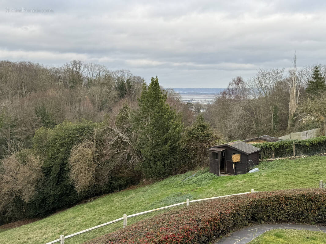 Maison à LA RIVIERE-SAINT-SAUVEUR