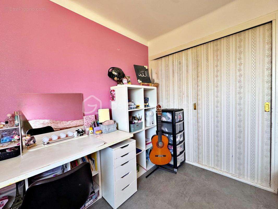 Dpt var - hyeres-les-palmiers - appartement t4 de 73 m² en duplex - 2 eme et 3 eme etage - photo 15