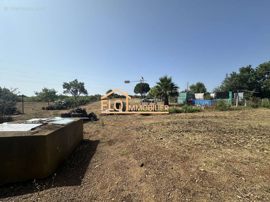 Terrain à FLORENSAC