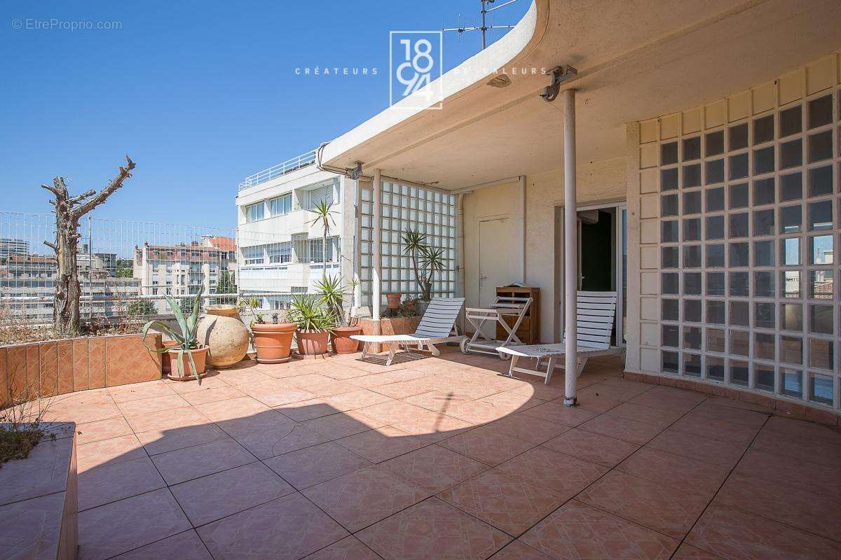 Appartement T3 à vendre Marseille 8e (13008)  100 m²  Toit Terrasse Dernier étage Carré d'Or - photo 6