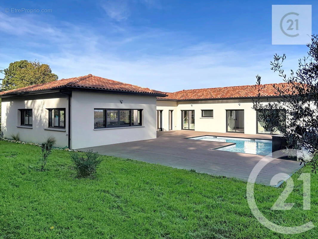 Maison à AYGUESVIVES