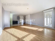 Appartement à COMBS-LA-VILLE