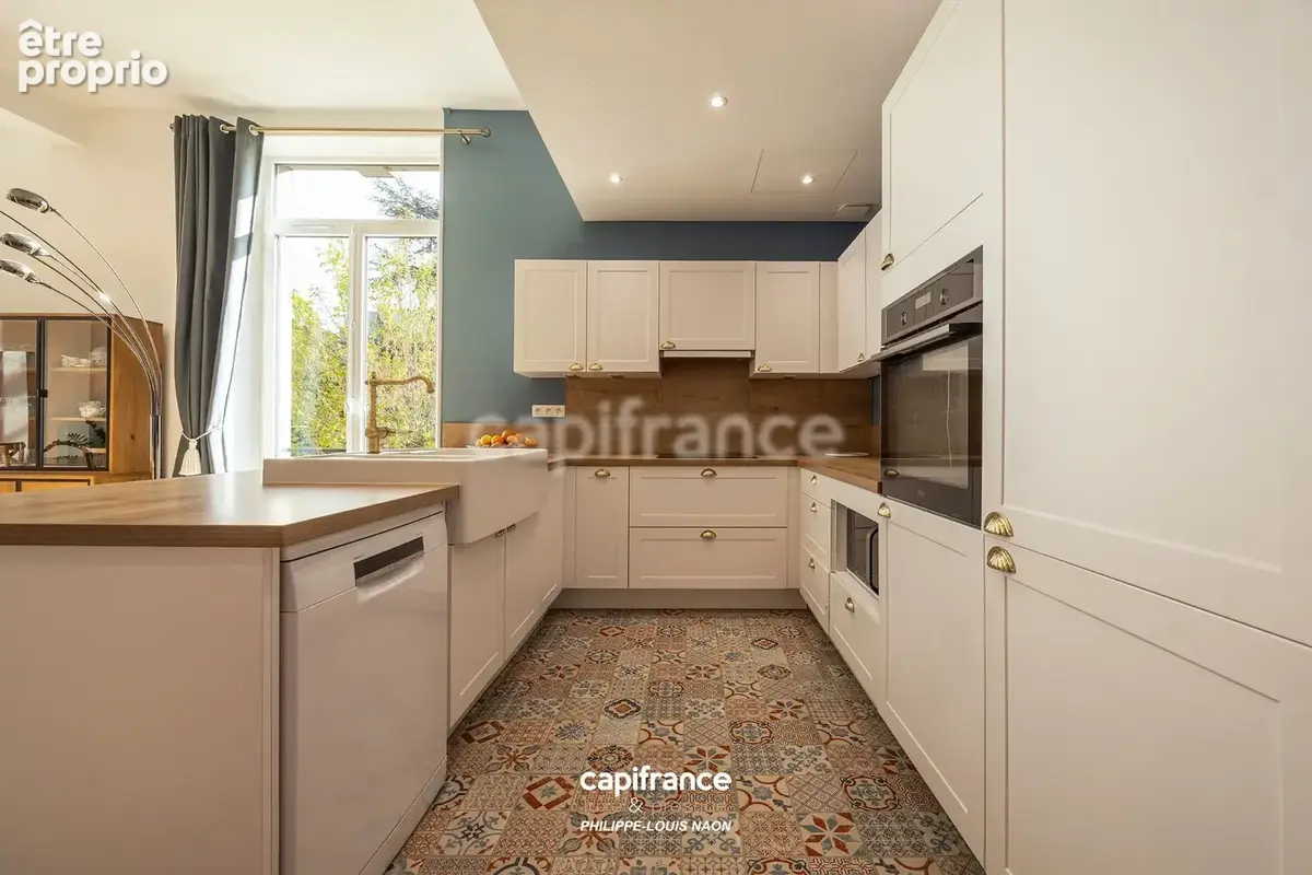 Appartement de style haussmannien d'exception avec grande pièce à vivre de plus de 70m2 - photo 4