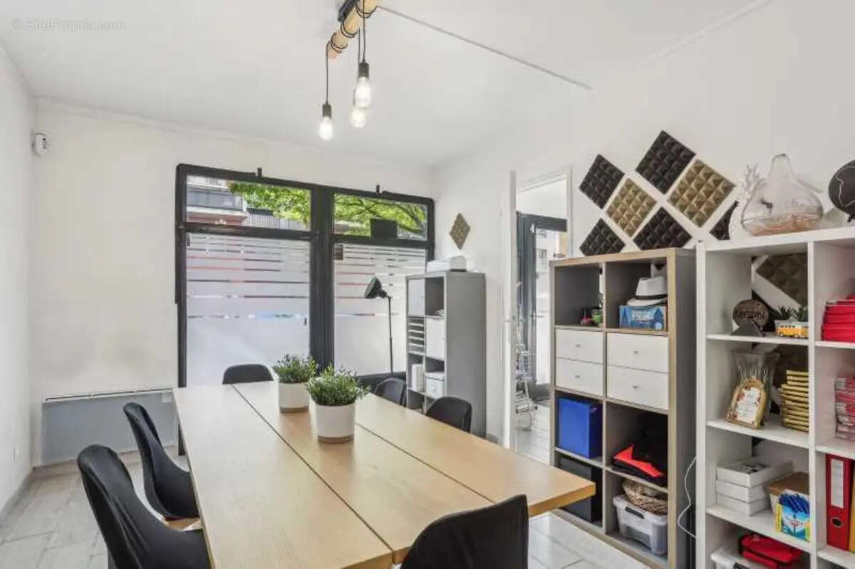 Commerce à ISSY-LES-MOULINEAUX