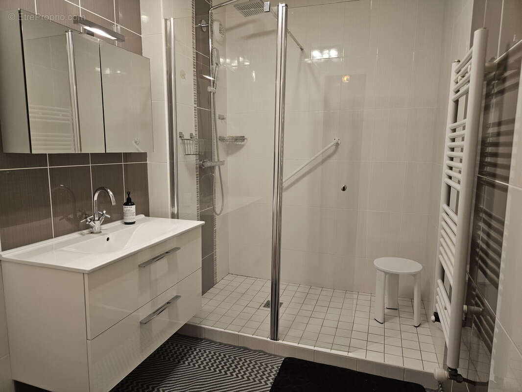 Appartement à LE COTEAU