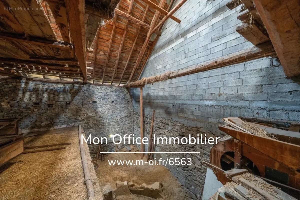 Maison à CHATEAUROUX-LES-ALPES