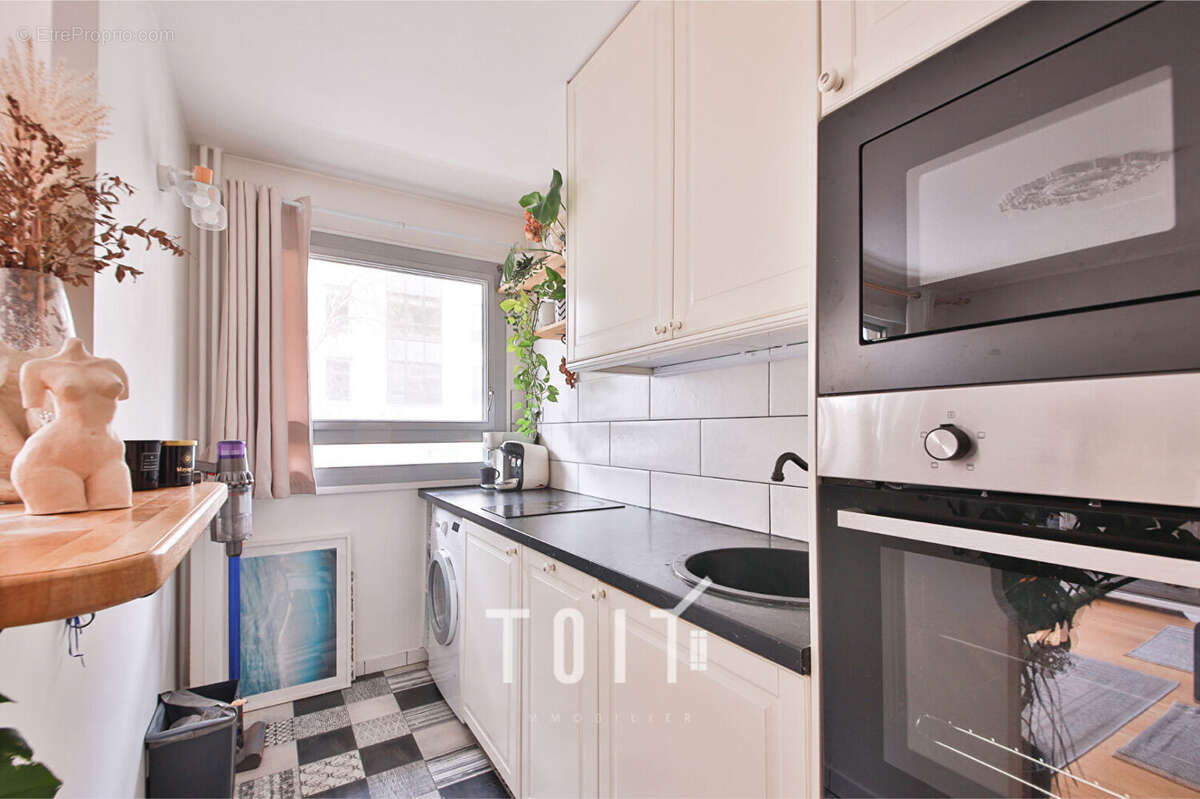 Appartement à PARIS-14E