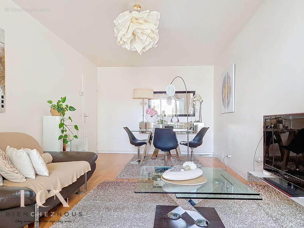 Appartement à AUBERVILLIERS