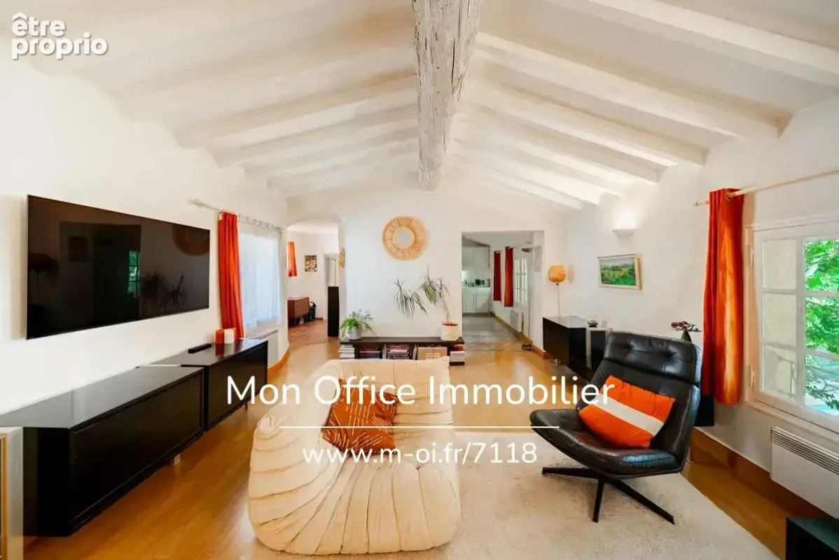 Référence : 7118-TLE - Aix en Provence - Appartement 3 pièces - Bastide du XVIIIe - Charme - Résidence Calme - Garage - photo 2