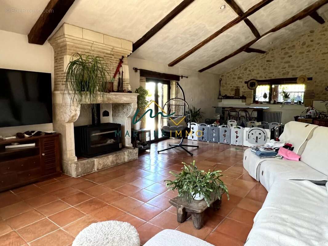 A vendre maison pierre 400m2 avec piscine - photo 4