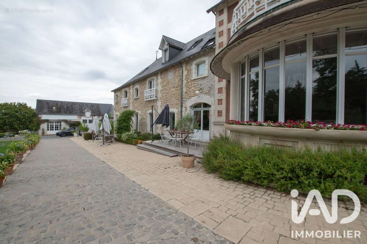 Maison 2000 m² à Chatillon-Sur-Indre  - photo 6