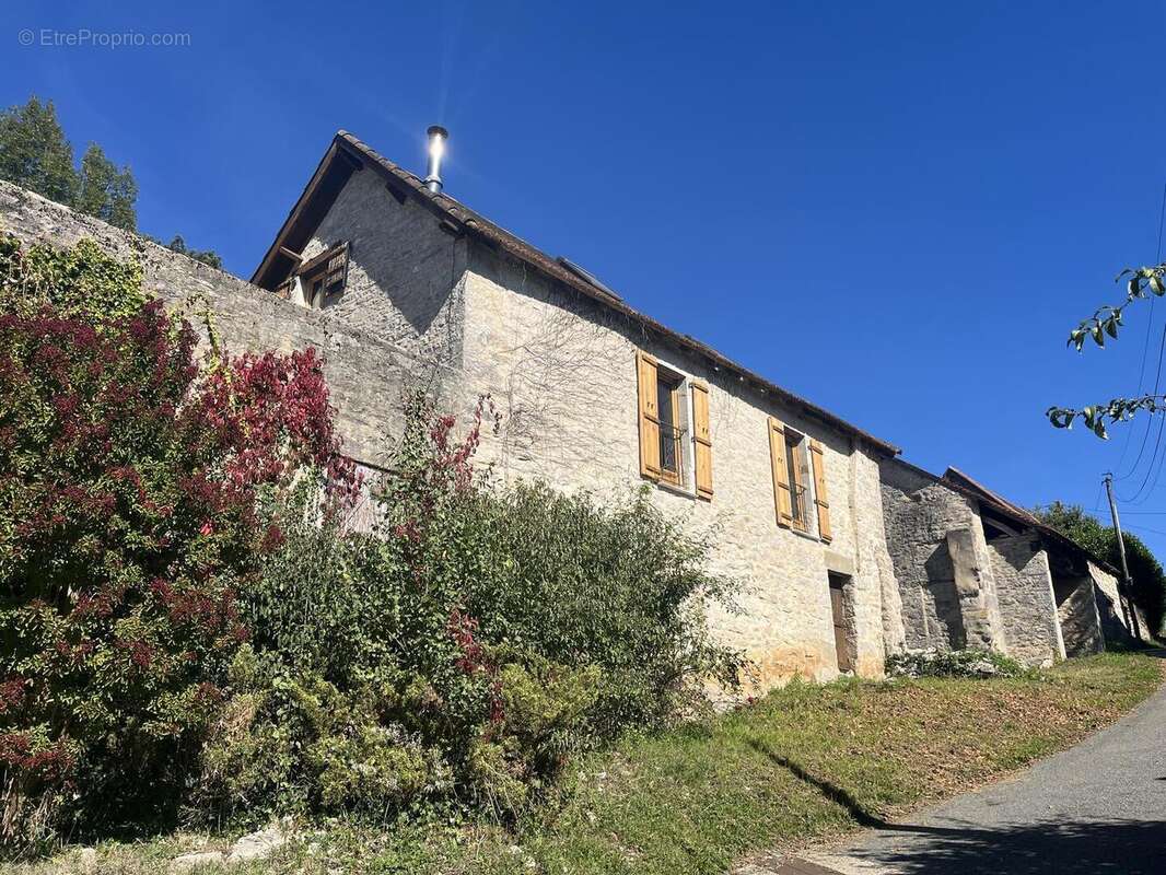 Façade côté rue - Maison à CAJARC