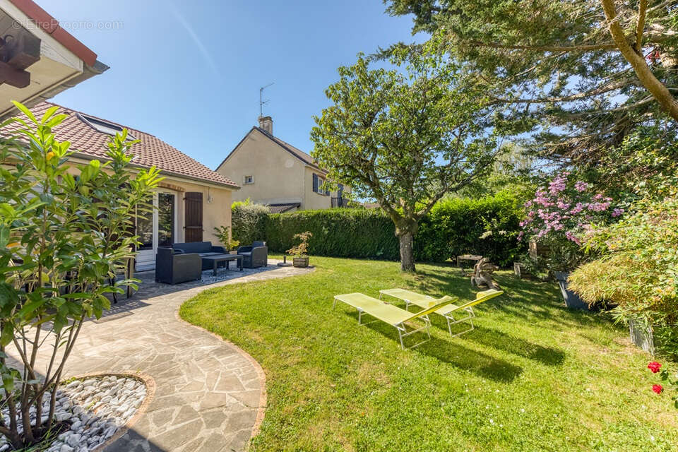 Maison à OZOIR-LA-FERRIERE