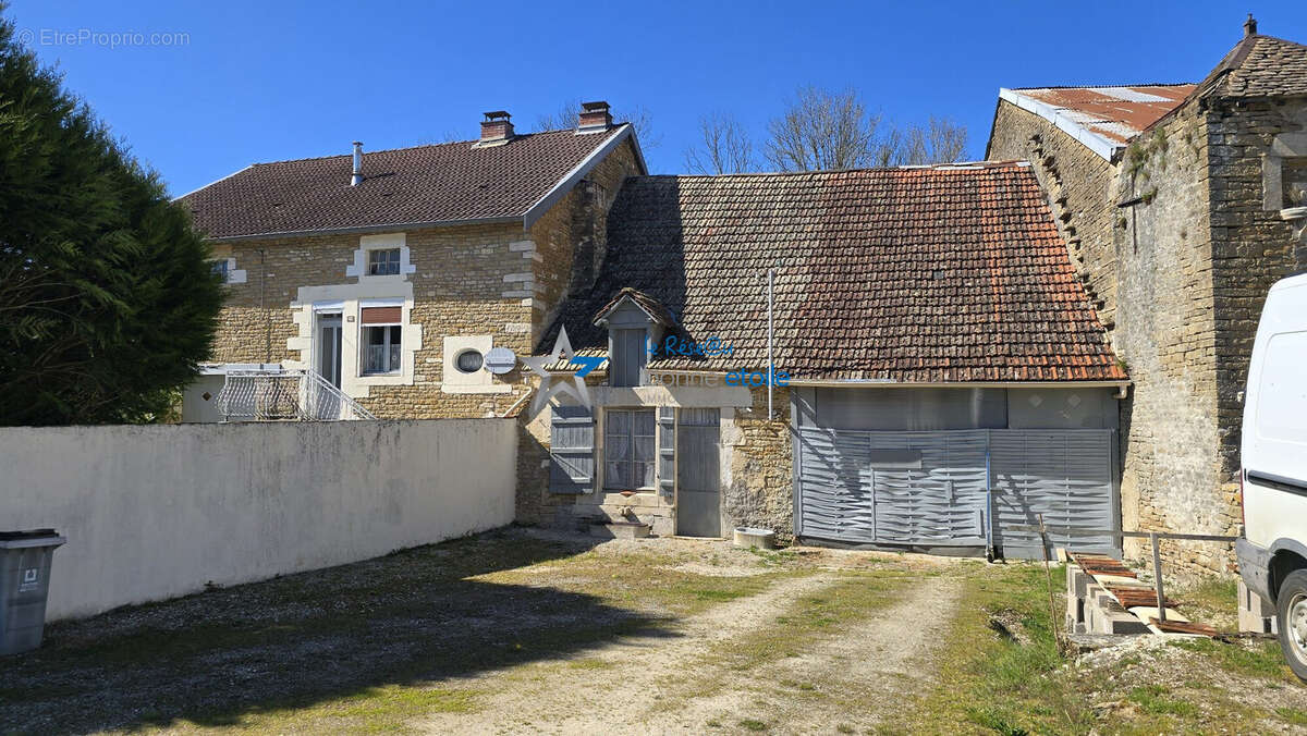 Maison à HUMBERVILLE
