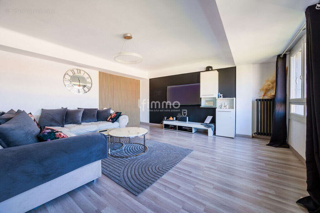 Appartement à MARSEILLE-3E