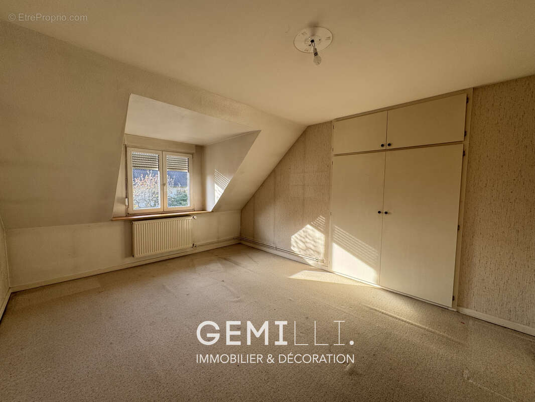 Maison à STEINBRUNN-LE-BAS