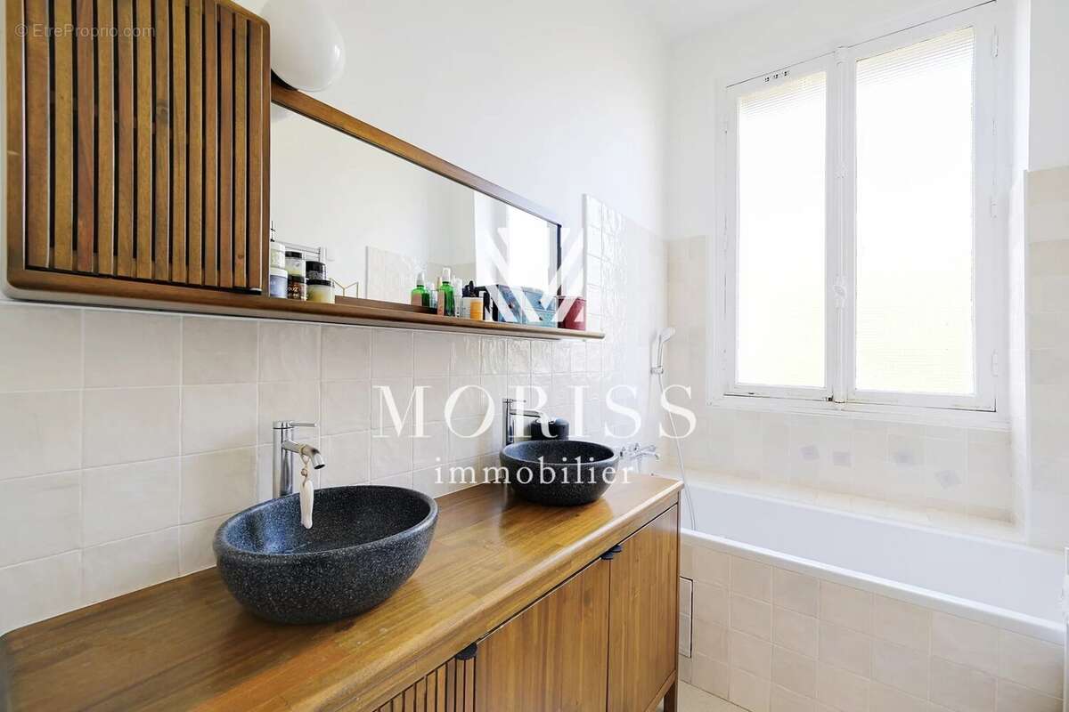 Appartement à CHARENTON-LE-PONT