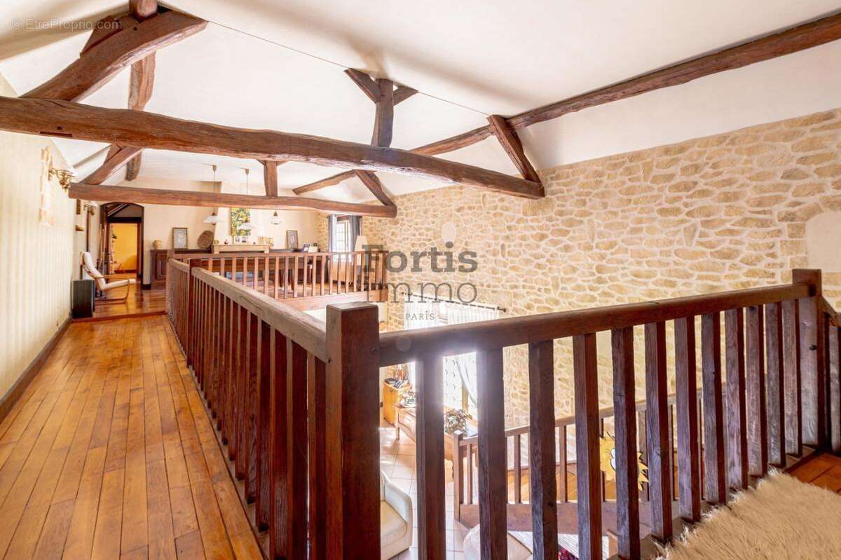 Maison à CHERISY