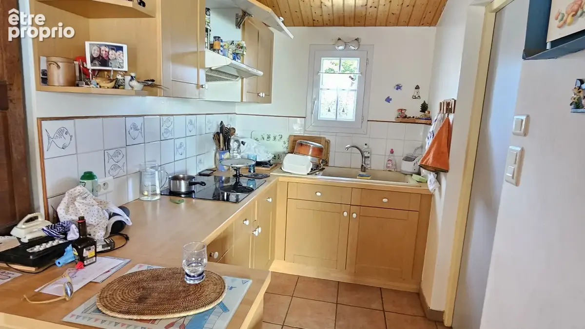 Maison familiale en très bon état en plein centre de l'Epine et à 500 mètres de la plage Saint-Jean. - photo 11