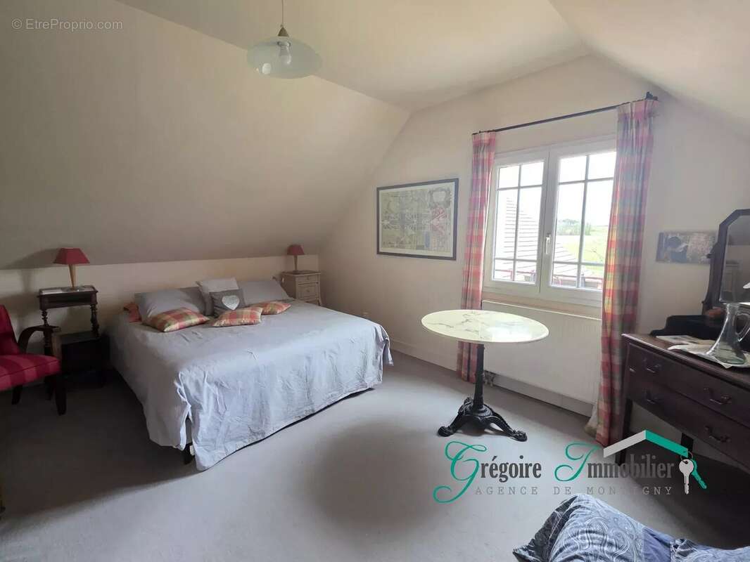 Maison à LA GENEVRAYE