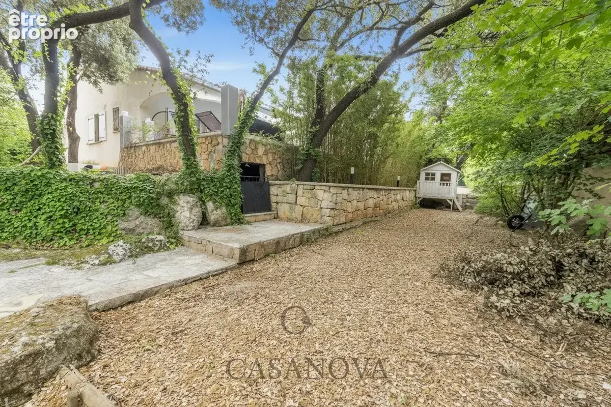 Maison familiale de plain pied avec piscine et jardin arboré à Restinclières - photo 2