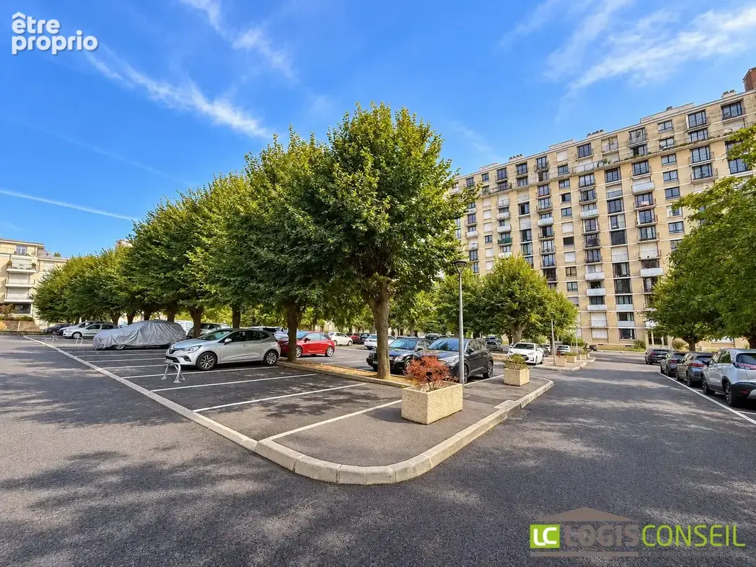 Photo Parking à Chatillon au prix de 15 000€