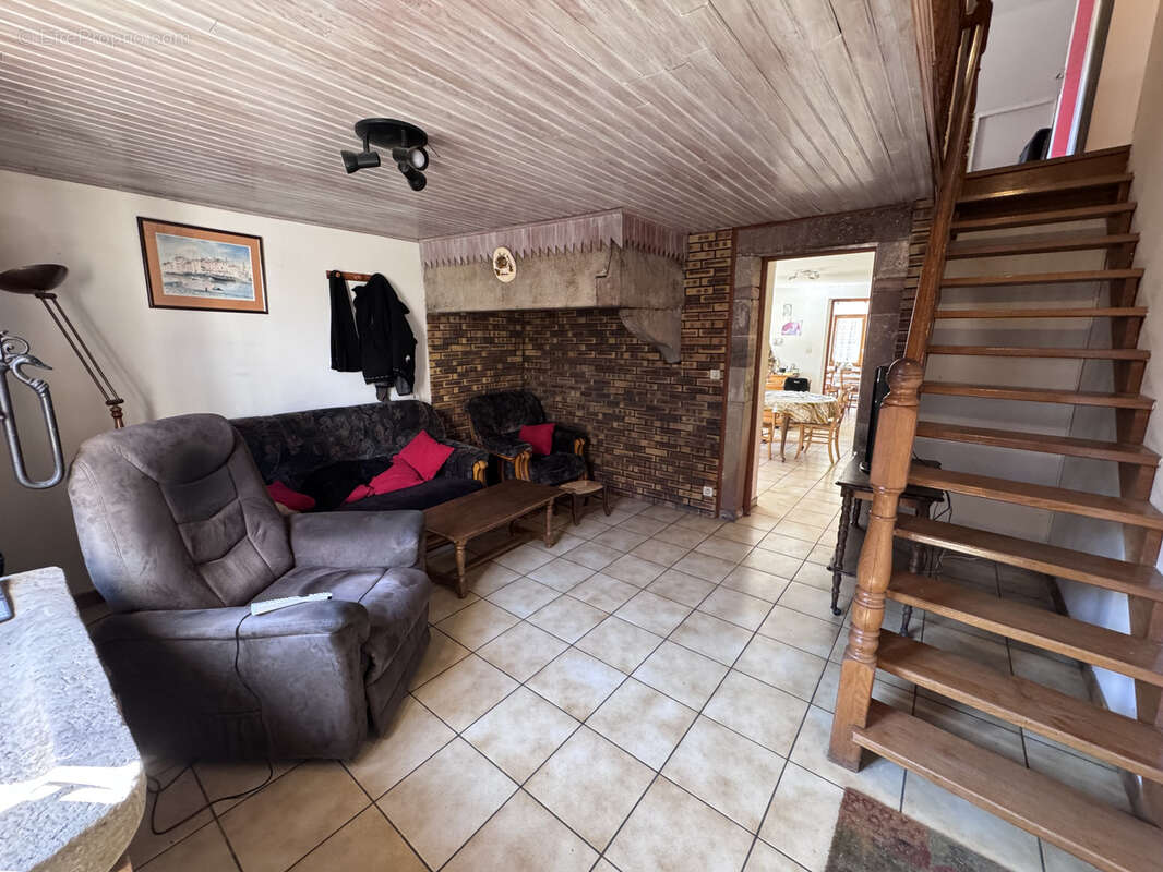 Maison à SAINT-BRESSON